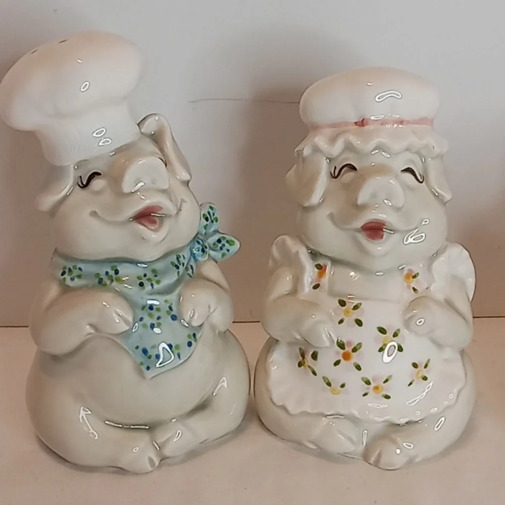 3 Piece Bundle Vintage Fritz And Floyd Laughing Pig Basket & Salt And Pepper Set
